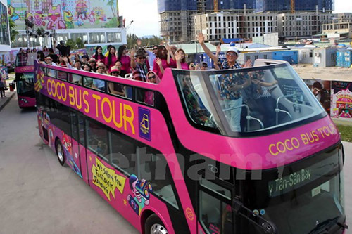 Đà Nẵng đưa xe buýt mui trần Coco Bus Tour vào hoạt động