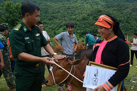 Cả nước chung tay vì người nghèo