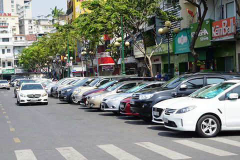 TP.Hồ Chí Minh thí điểm thu phí đỗ ô tô qua điện thoại