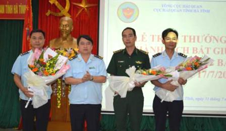 hải quan h&agrave; tĩnh