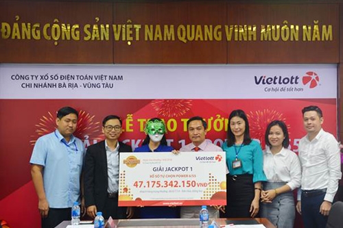 Trao 47 tỷ đồng cho khách hàng trúng giải Jackpot 1 Power 6/55 ở Đồng Nai
