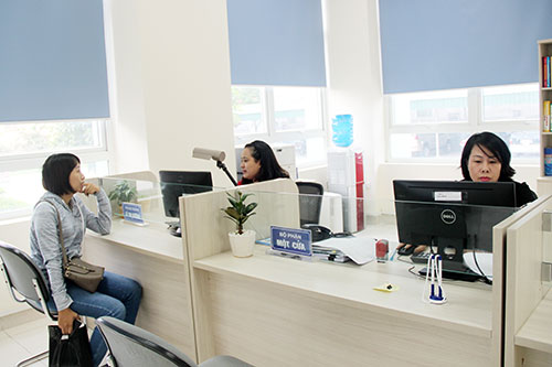 Bộ phận một cửa Chi cục Thuế khu vực U&ocirc;ng B&iacute; - Quảng Y&ecirc;n (Quảng Ninh).