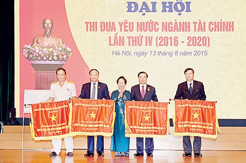 thi dua hieu qua la dong luc don bay doi moi va phat trien cua nganh tai chinh