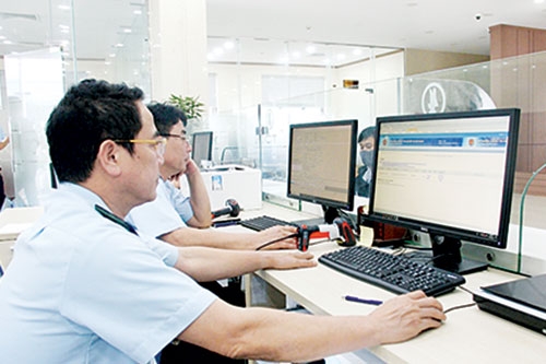 nganh tai chinh qua goc nhin cua cac doi tac phat trien