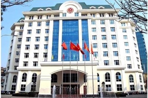 Tạm đình chỉ cán bộ thuế chơi golf trong thời gian giãn cách chống dịch