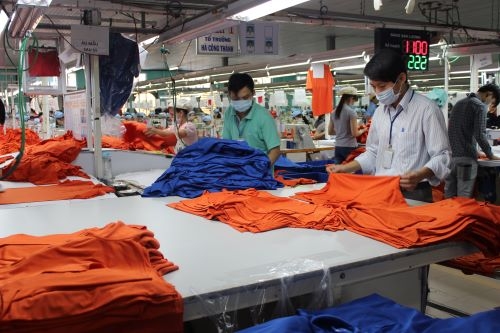 Giảm thuế như nguồn máu cứu sinh cho doanh nghiệp