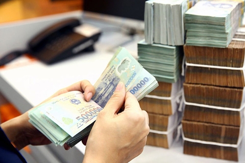 “Tiền làm ra thì khó mà phải chi thật nhiều”