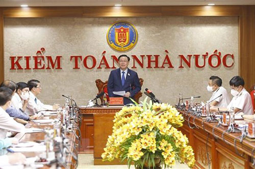 Chủ tịch Quốc hội Vương Đình Huệ phát biểu kết luận buổi làm việc