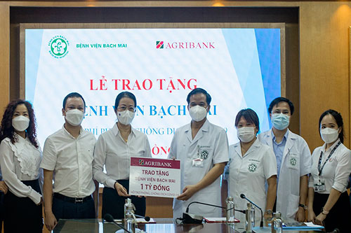 Agribank đã ủng hộ 300 tỷ đồng cho các hoạt động phòng, chống dịch Covid-19