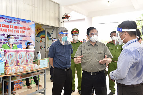 Thủ tướng Phạm Minh Chính thị sát công tác phòng chống dịch,