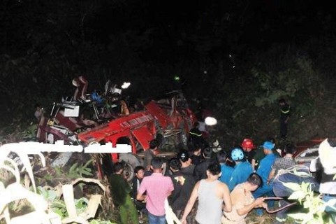 Phó Thủ tướng chỉ đạo cứu nạn vụ xe khách rơi xuống vực ở Lào Cai