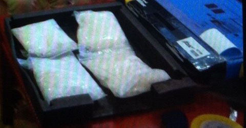 hai quan cua khau mong cai phoi hop bat giu gan 7 kg nghi ma tuy