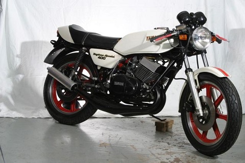 7- Yamaha RD400F Daytona Special