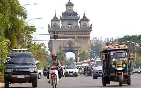dau tu vao lao