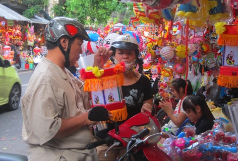 Đồ chơi trung thu: Hàng Việt chiếm ưu thế
