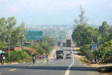 Đường Hồ Chí Minh qua Tây Nguyên.