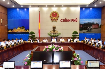 Tạm dừng thu phí đường bộ với xe máy