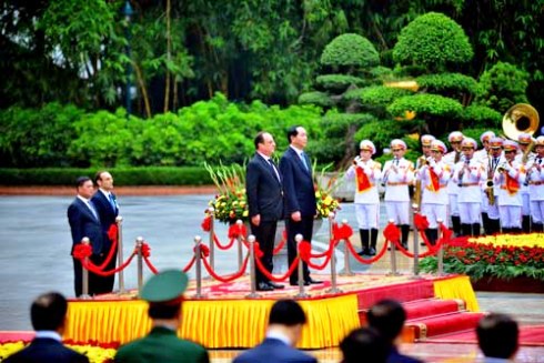 Tổng thống Pháp Francois Hollande bắt đầu chuyến thăm Việt Nam