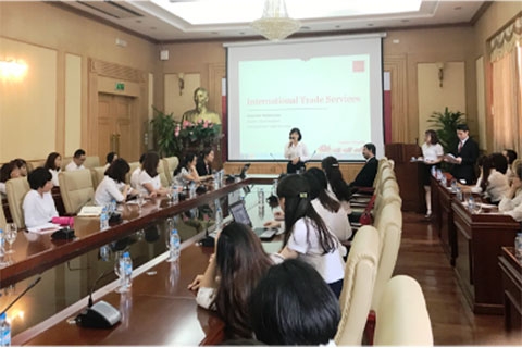 Nâng cao kỹ năng thương mại toàn cầu cho cán bộ ngân hàng