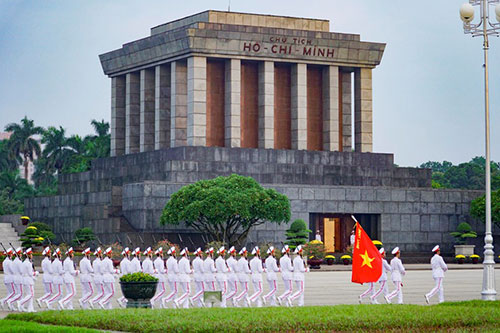 Chào mừng Quốc khánh 2/9: Hãy cùng nhau đón mừng ngày lễ Quốc khánh 2/9 bằng những hình ảnh rực rỡ và sinh động. Sự hiện diện của drapeau đỏ sao vàng và những loài hoa đặc trưng của đất nước trong những bức ảnh này sẽ mang lại cho bạn cảm giác tự hào và yêu quê hương hơn bao giờ hết.