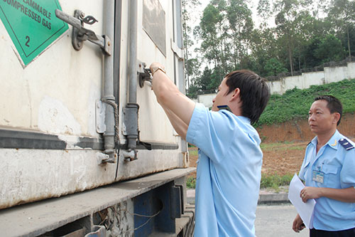 Thu ngân sách 8 tháng gần cán mốc 1 triệu tỷ đồng