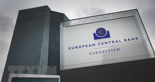 ECB quyết định hạ lãi suất, tái khởi động chương trình mua trái phiếu