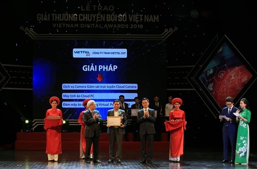 ba dich vu viettel idc nhan giai thuong chuyen doi so viet nam