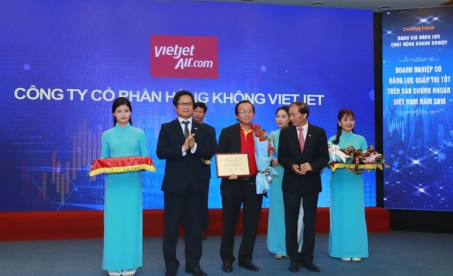 Vietjet nằm trong top 10 doanh nghiệp có năng lực quản trị tài chính tốt nhất sàn chứng khoán Việt