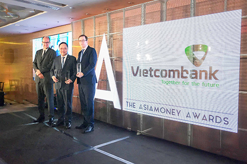 Vietcombank đón nhận giải “Công ty nổi bật nhất trong ngành Tài chính tại Việt Nam”.