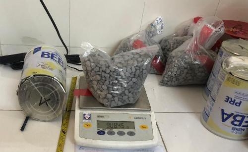 Hải quan chủ trì bắt giữ hơn 30.000 viên ma túy từ Đức về Việt Nam