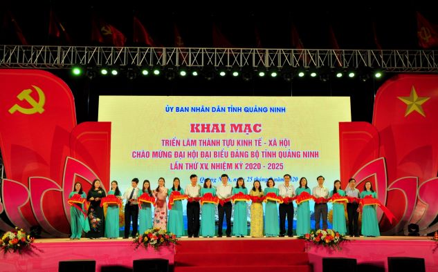 Khai mạc Triển lãm thành tựu kinh tế