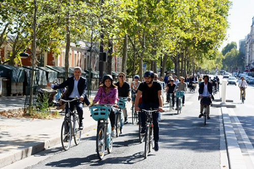 Xe đạp ngày càng được người dân Paris sử dụng phổ biến