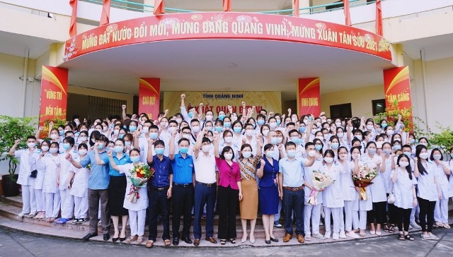 500 nhân viên y tế tỉnh Quảng Ninh tham gia chống dịch tại Thủ đô Hà Nội