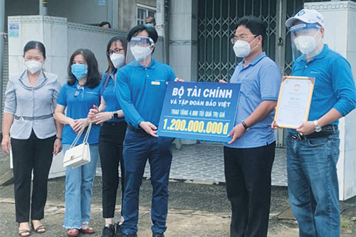 Bộ Tài chính chung tay chống dịch - nghĩa cử hơn ngàn lời nói