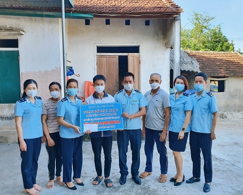 hai quan ha tinh ho tro tan sinh vien hoan canh dac biet kho khan