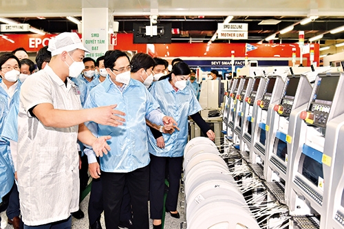 Tái thiết kinh tế, không thể chần chừ