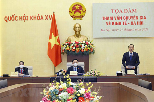 Chủ nhiệm Ủy ban Kinh tế của Quốc hội Vũ Hồng Thanh phát biểu.
