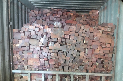 Quảng Trị: Hải quan chủ trì bắt giữ 7 container gỗ lậu qua cửa khẩu La Lay