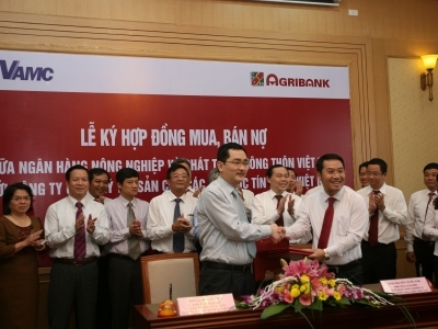 vmac mua mon no xau 1700 ty dong cua agribank