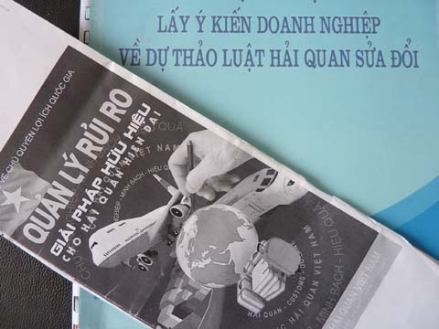 Cảnh báo hiện tượng mạo danh ngành Hải quan để bán sách