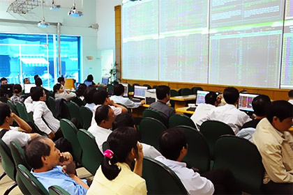 Phục hồi bất thành, VN-Index chấm dứt 3 tuần tăng điểm