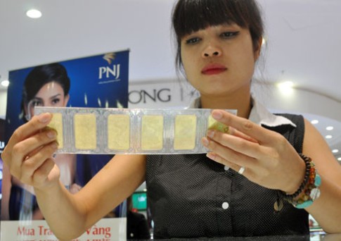 Giá vàng trong nước cao hơn giá vàng thế giới gần 5 triệu đồng