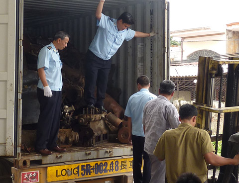 2.172 containers lốp ô tô cũ "ăn vạ" tại cảng Hải Phòng