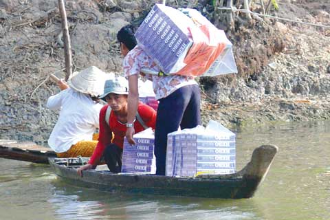 Nóng bỏng mặt trận chống buôn lậu thuốc lá