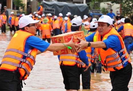 Hàng không vận chuyển miễn phí hơn 35 tấn hàng cứu trợ miền Trung