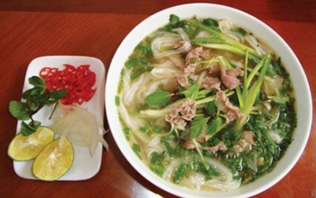 Phở và Gỏi cuốn của Việt Nam lọt tốp 30 món ăn ngon nhất thế giới