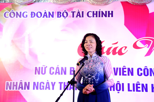 thứ trưởng Vũ Thị Mai