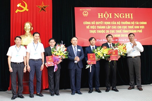 ninh binh cong bo quyet thanh lap va bo nhiem lanh dao 2 chi cuc thue khu vuc