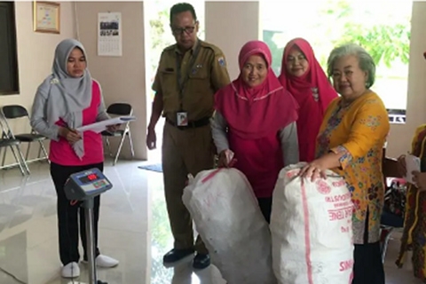 Indonesia mở chiến dịch ‘đổi rác lấy vàng’