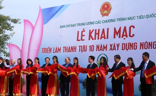 80 gian hàng tham gia triển lãm thành tựu 10 năm xây dựng nông thôn mới